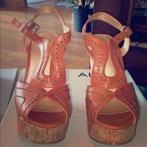 Cute summer wedges! Like new, Size 35 Burnt Orange